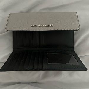 MICHAEL KORS LEATHER WALLET